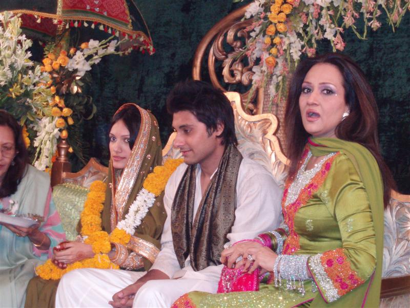 wedding-pics-of-meera-ansari-daughter-of-bushra-ansari.jpg (800×600)