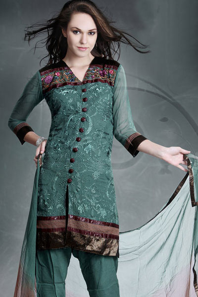 Pakistani Fashion 2010 Airline Kameez on Com Wp Content Uploads 2010 08 Salwar Kameez For Eid New Style Jpg