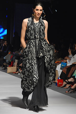 Pakistani Dress Designers on Imrana Ahmed Pakistani Designer Profile And Dress Collection