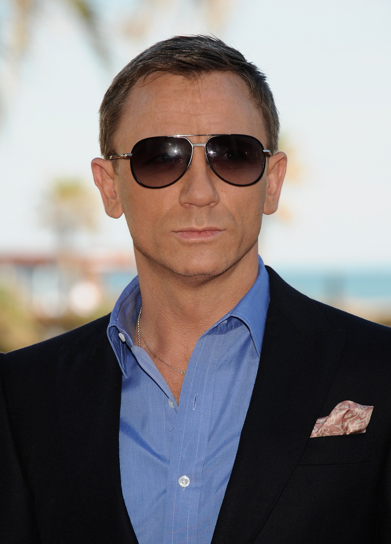 Daniel-Craig-Sunglasses-Fashion-Trend.jpg