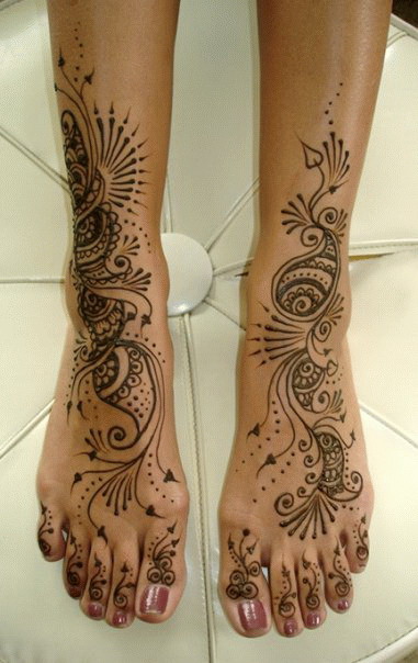 http://www.sheclick.com/wp-content/uploads/2010/11/Gorgeous-Design-of-Mehndi-on-Foot-for-Indian-Girls.jpg