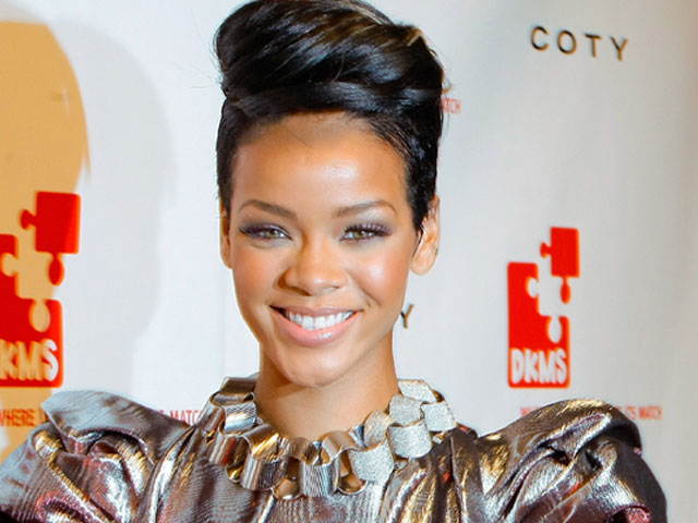 rihanna hairstyles 2010. pictures of rihanna hairstyles