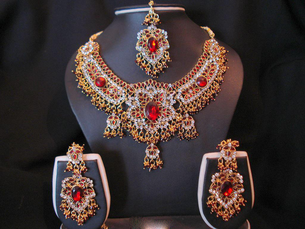 Stylish Indian Jewelry Designs for 2012 - SheClick.com