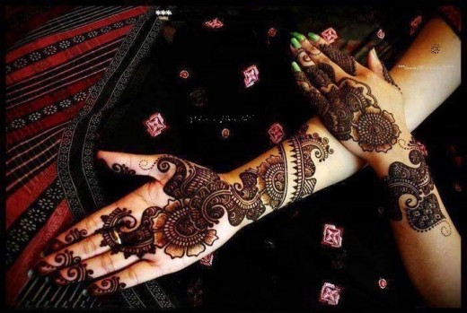 Pakistani Girls Henna Design Eid ul Fitr 2015