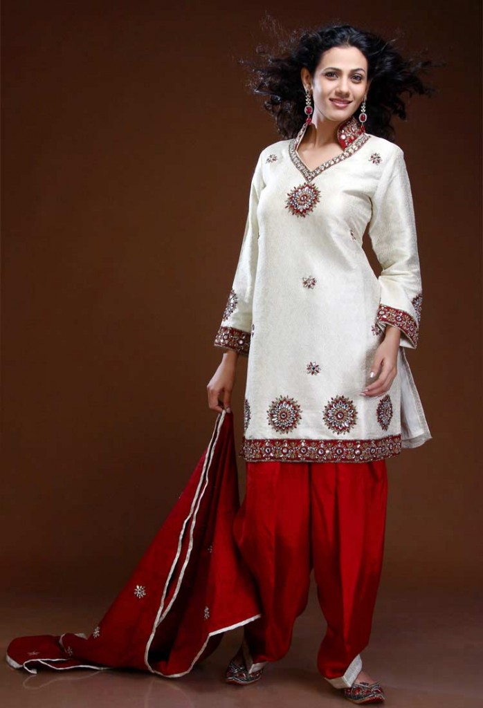 White Salwar Kameez New Pattern - SheClick.com