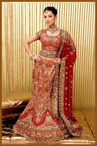 Bridal Lehenga with Heavy Dupatta in Pakistan - SheClick.com