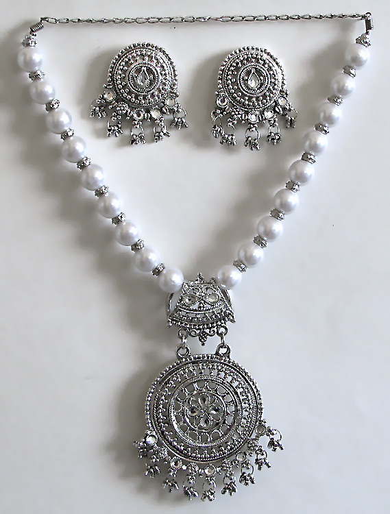 Artificial Jewellery in Pakistan - SheClick.com