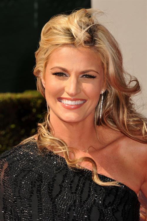 Erin Andrews Hairstyles: Celebrity Haircut Ideas 