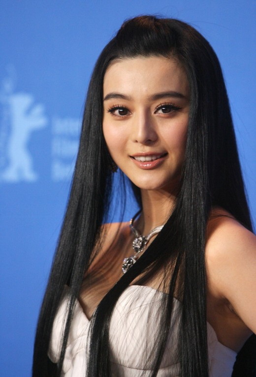 Chinese actress Fan Bing-Bing poses duri - SheClick.com
