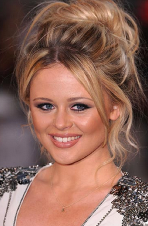 Latest Messy Bun Hairstyles for Wedding
